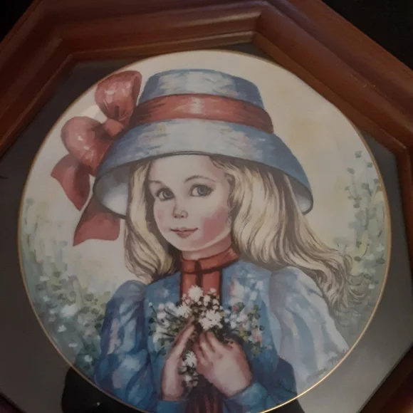 Decorative Collector Plates - Picture 2 of 6